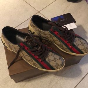 Gucci boulevard sneakers, great condition 💯 authentic, no flaws , size 8.5